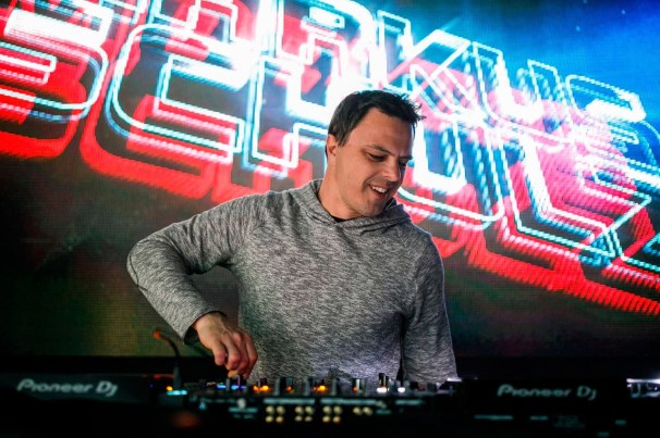 thumbnail_markus_schulz